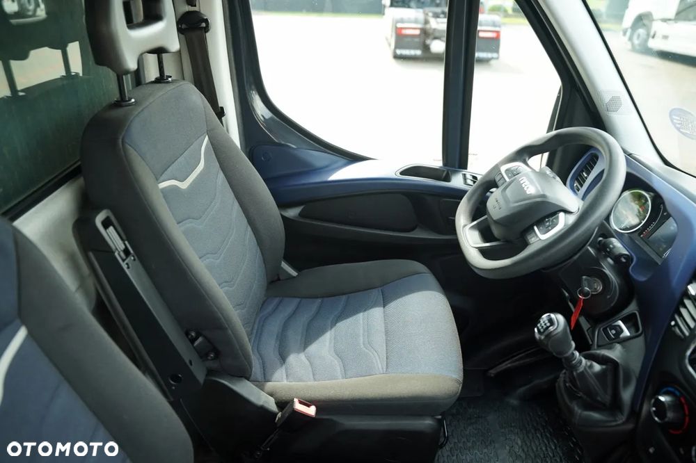 Iveco DAILY 35-NP / CNG / IZOTERMA - 4,3 m / WINDA PALFINGER - 750 KG / SPROWADZONY - 26