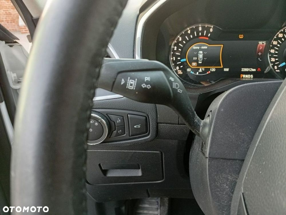 Ford S-Max 2.0 TDCi Titanium PowerShift - 31