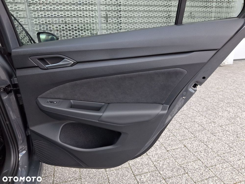 Volkswagen Golf - 16