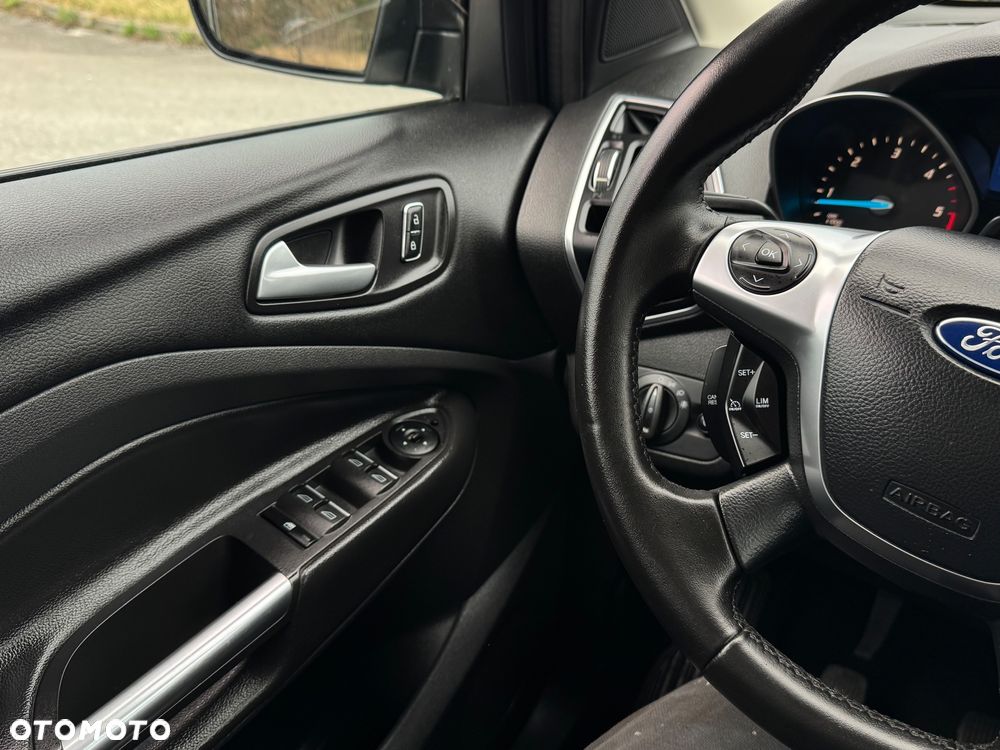 Ford Kuga 2.0 TDCi 4x4 Titanium - 27