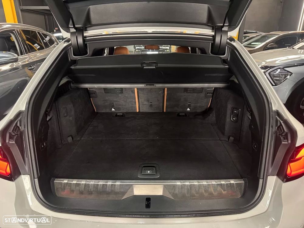 BMW 530 e Pack M - 27