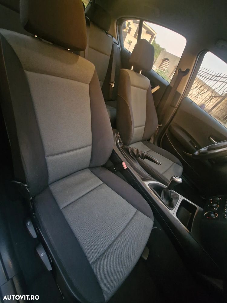 BMW Seria 1 116i - 6