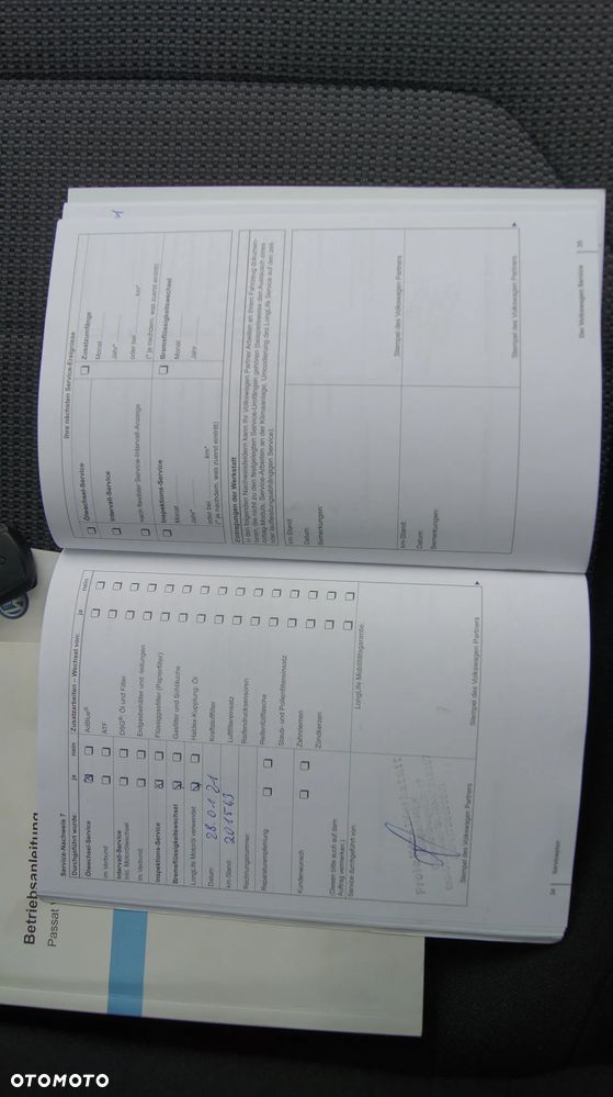 Volkswagen Passat Variant 2.0 TDI BlueMotion Technology Exclusive - 25