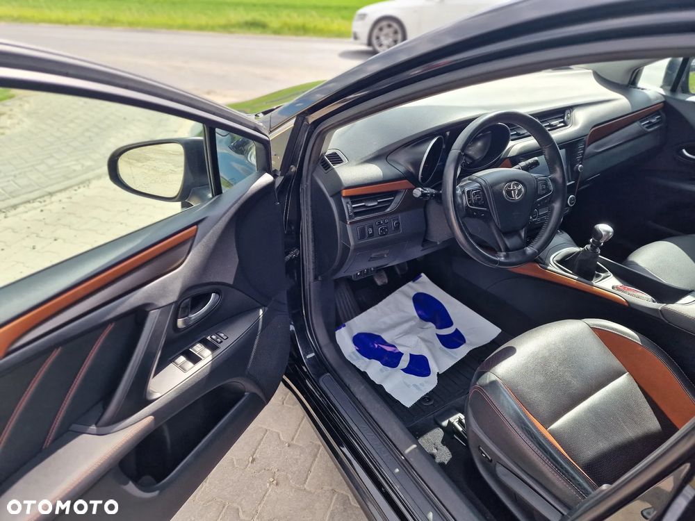Toyota Avensis 2.0 D-4D Selection - 17