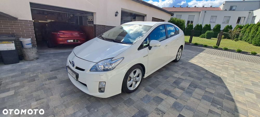Toyota Prius (Hybrid) - 11