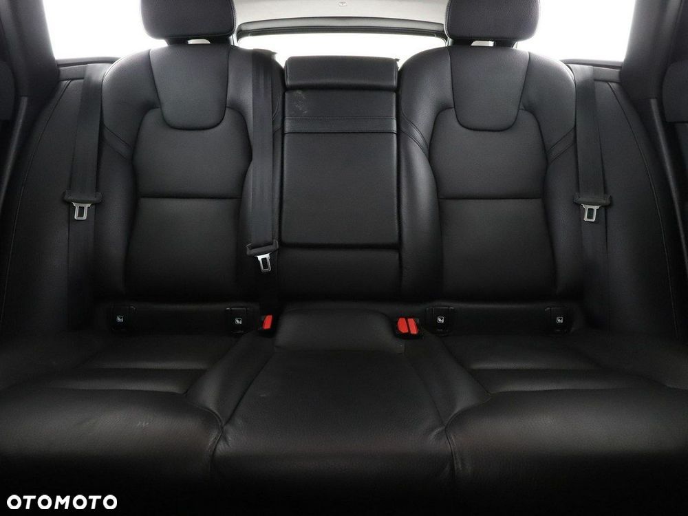 Volvo V90 D3 Momentum - 18