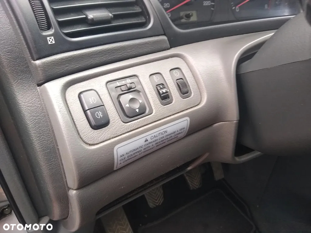 Mitsubishi Space Wagon 2.4 GDI Family - 8