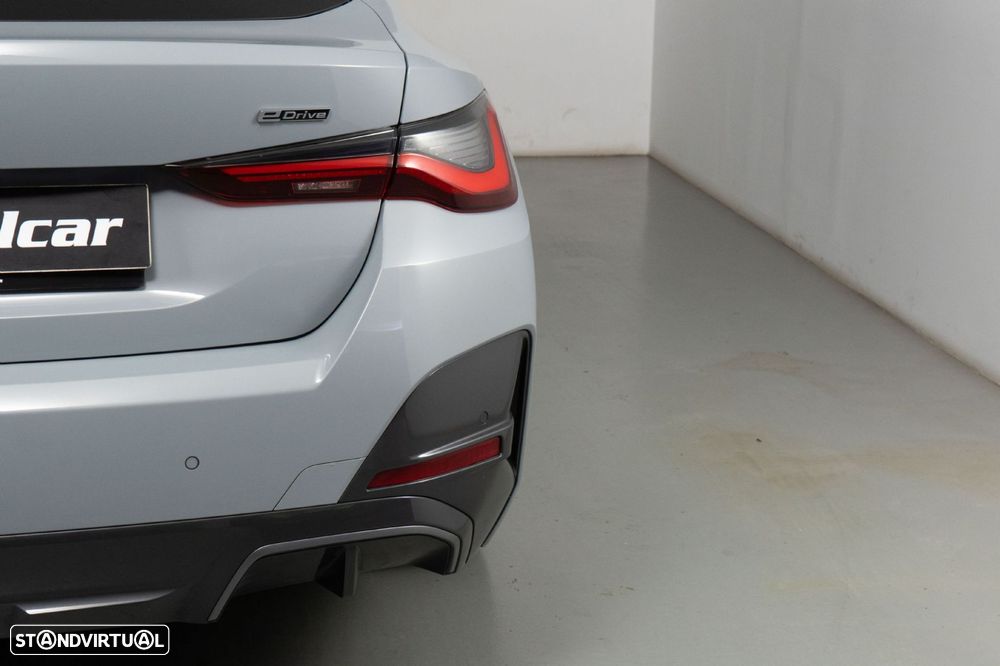 BMW i4 eDrive35 Pack Desportivo M - 17
