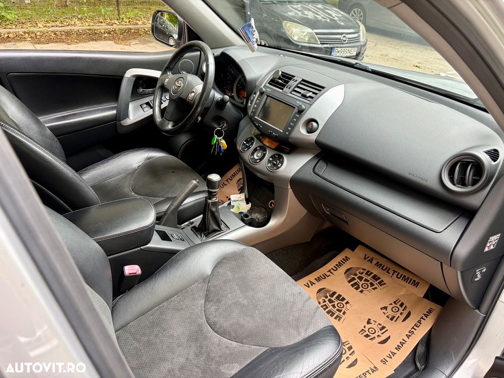 Toyota RAV4 2.2 D-4D Executive - 9