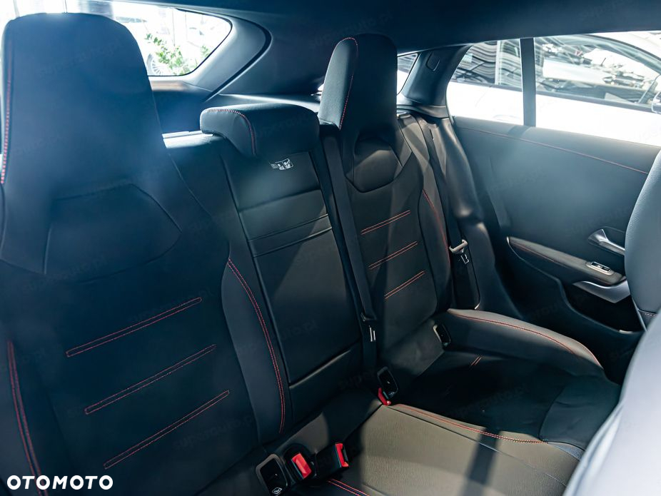 Mercedes-Benz CLA 200 d AMG Line 8G-DCT - 11