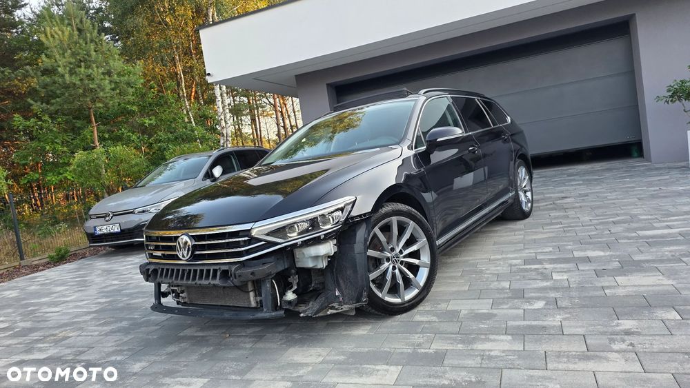 Volkswagen Passat - 1