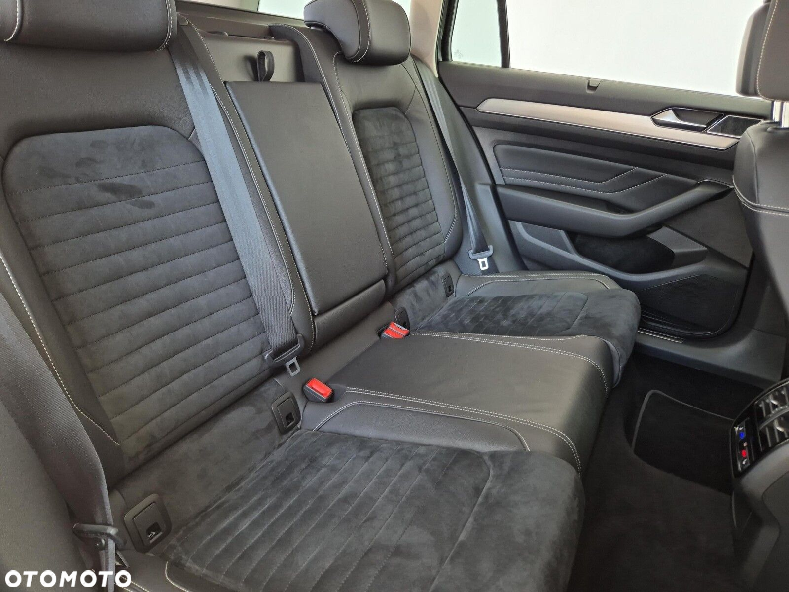 Volkswagen Passat 2.0 TSI Elegance DSG - 16