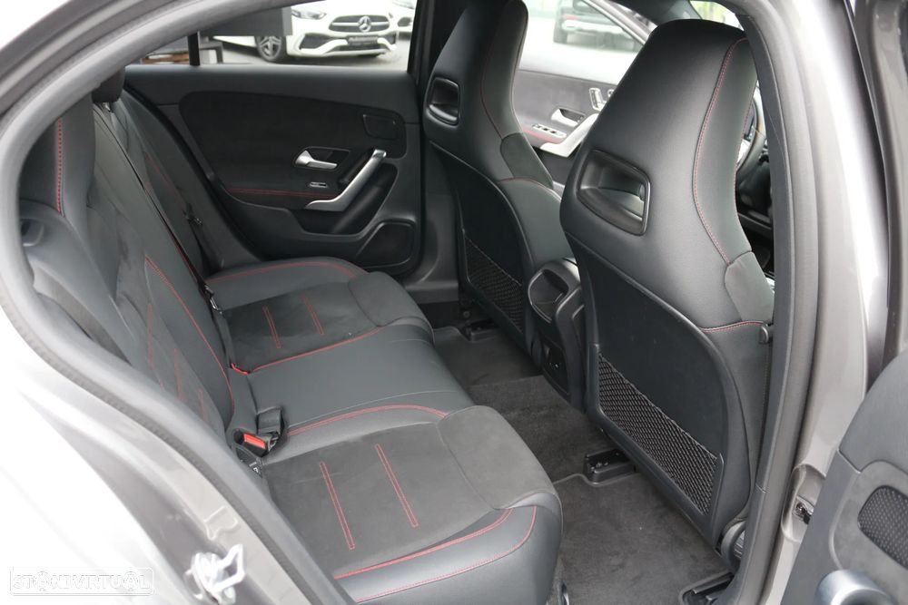 Mercedes-Benz A 250 e 8G-DCT AMG Line - 33