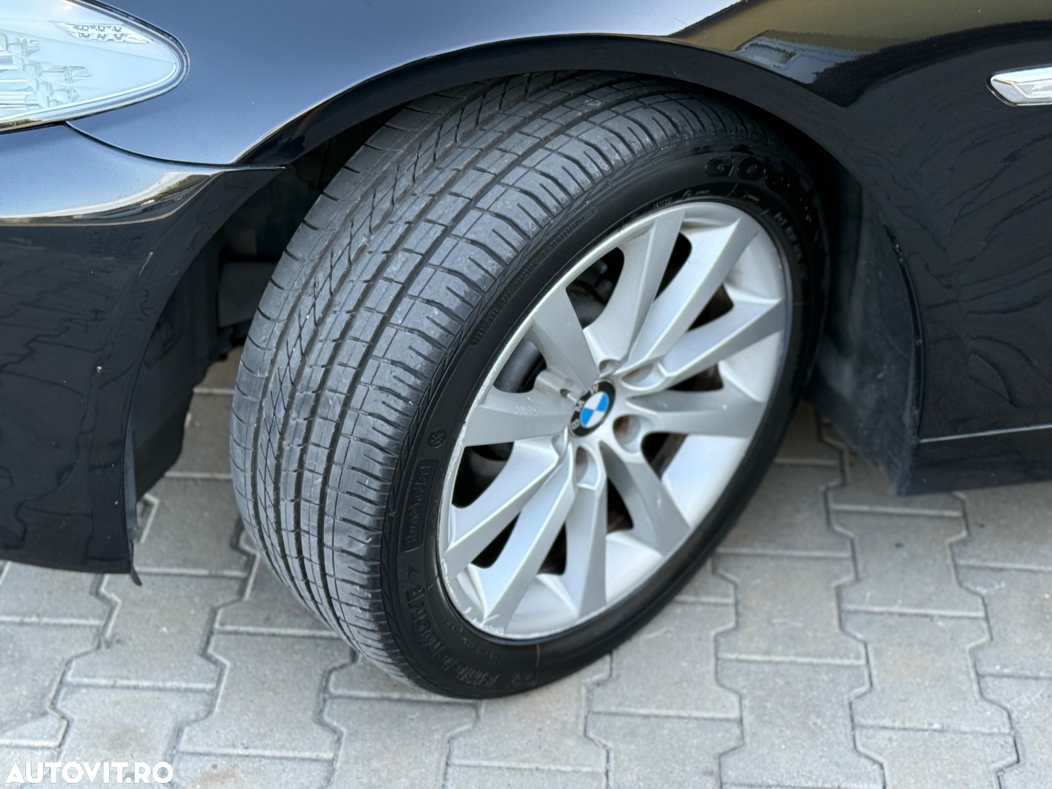 BMW Seria 5 520d Aut. - 29