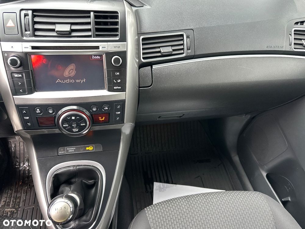 Toyota Verso 2.0 D-4D Premium - 11