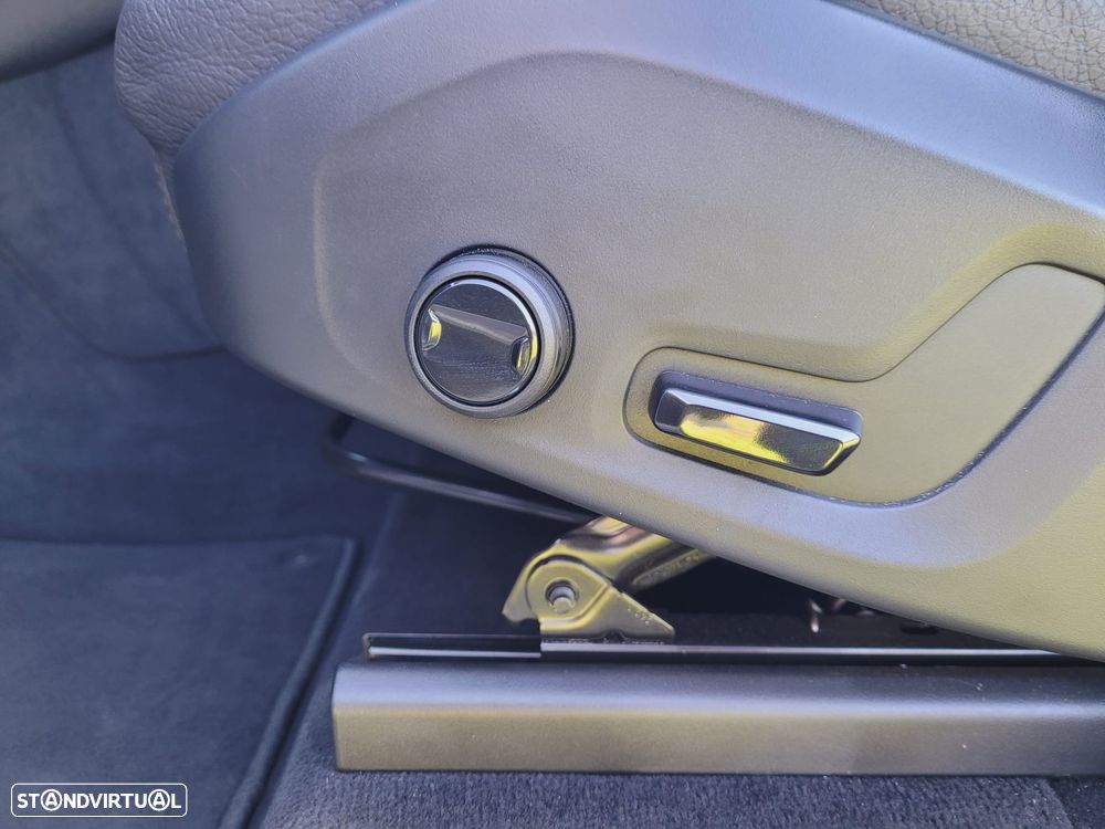 Volvo XC 90 T8 AWD Recharge Core - 33