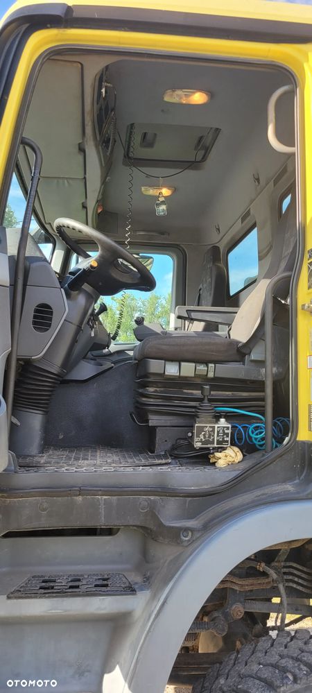 Mercedes-Benz Actros - 3