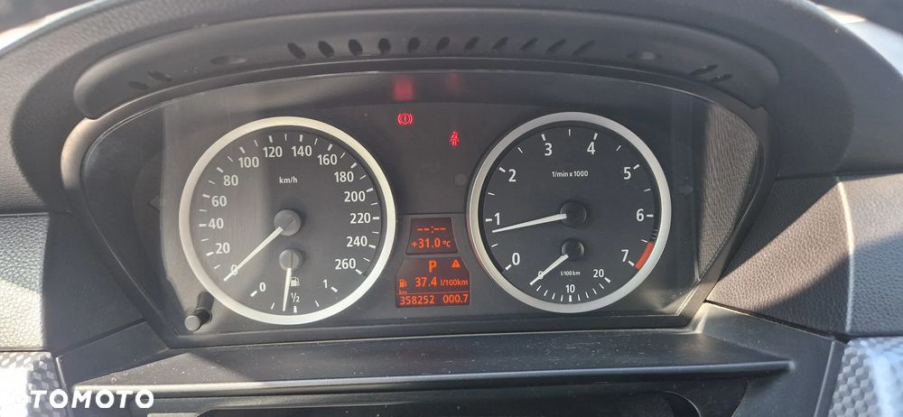 BMW Seria 5 540i - 3