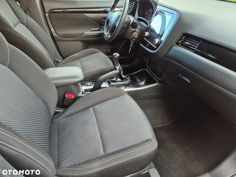 Mitsubishi Outlander 2.0 2WD - 22