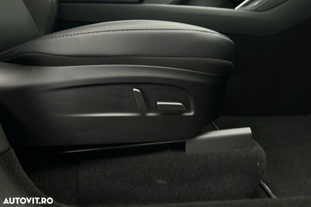 Tesla Model Y Long Range RWD - 18