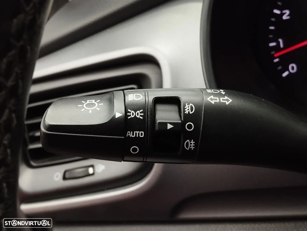 Kia Stonic 1.2 Dynamic - 19
