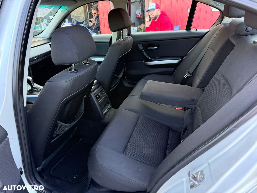 BMW Seria 3 318d Aut. Blue Performance Modern Line - 28