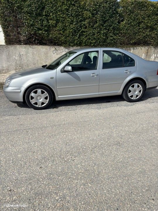 VW Bora 1.9 TDi Highline - 3