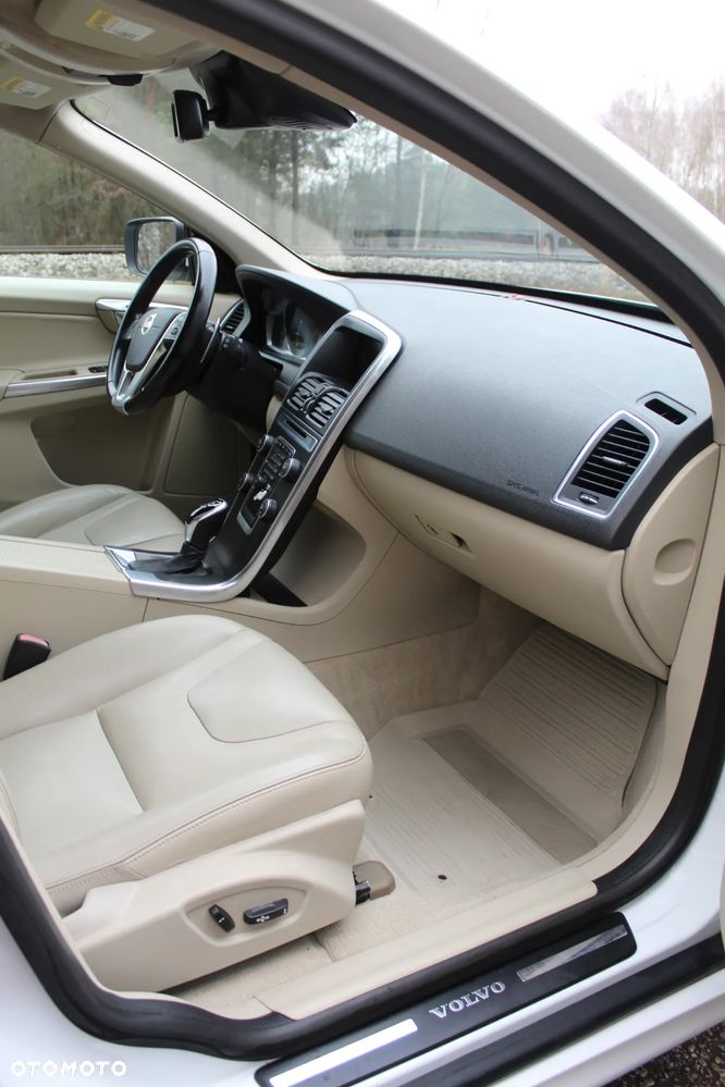 Volvo XC 60 T6 AWD Momentum - 20