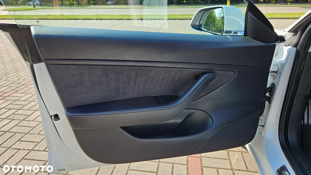 Tesla Model 3 - 28