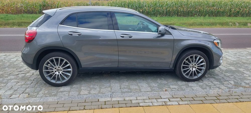 Mercedes-Benz GLA 250 4Matic 7G-DCT UrbanStyle Edition - 8