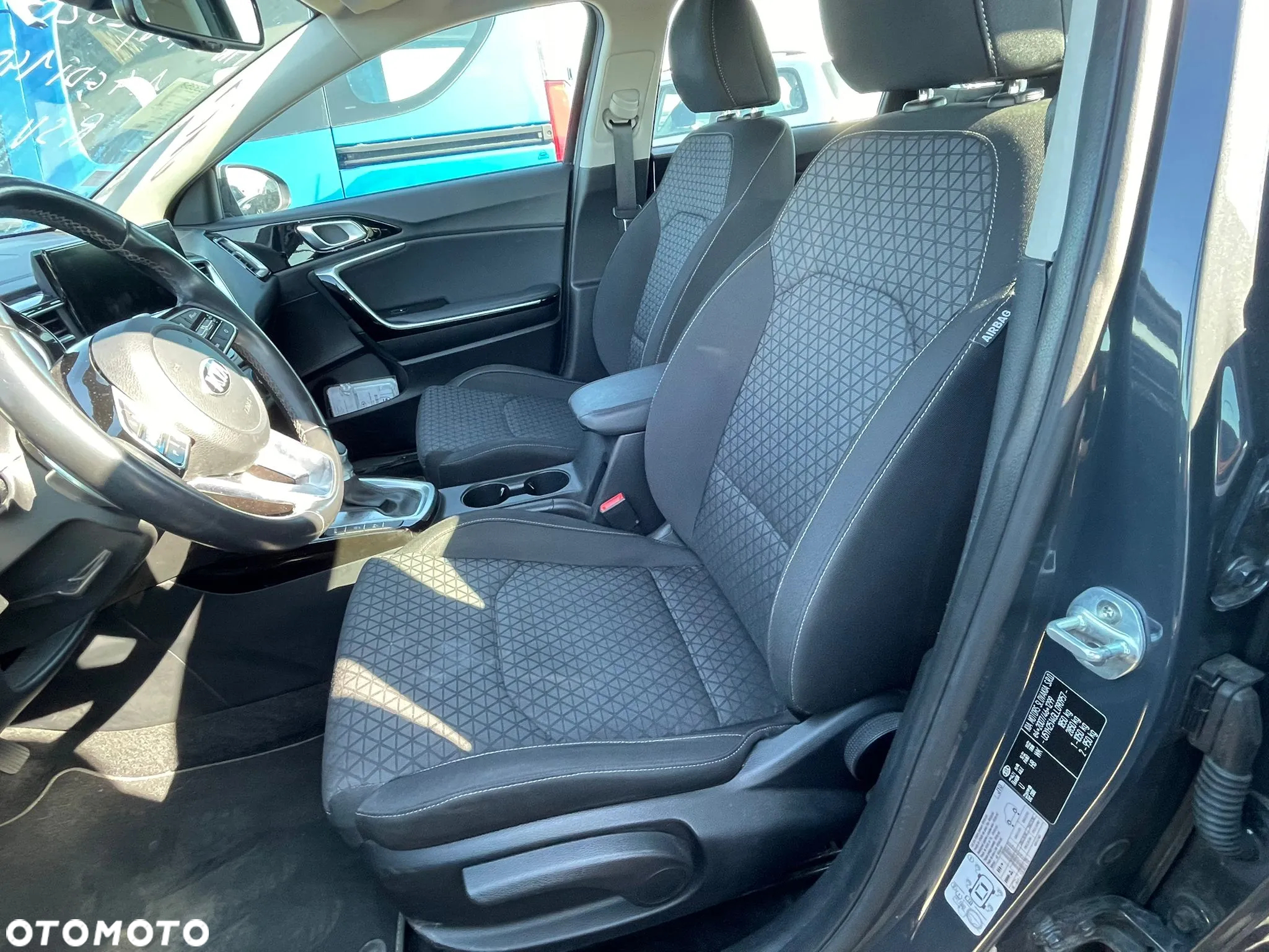Kia Ceed - 8