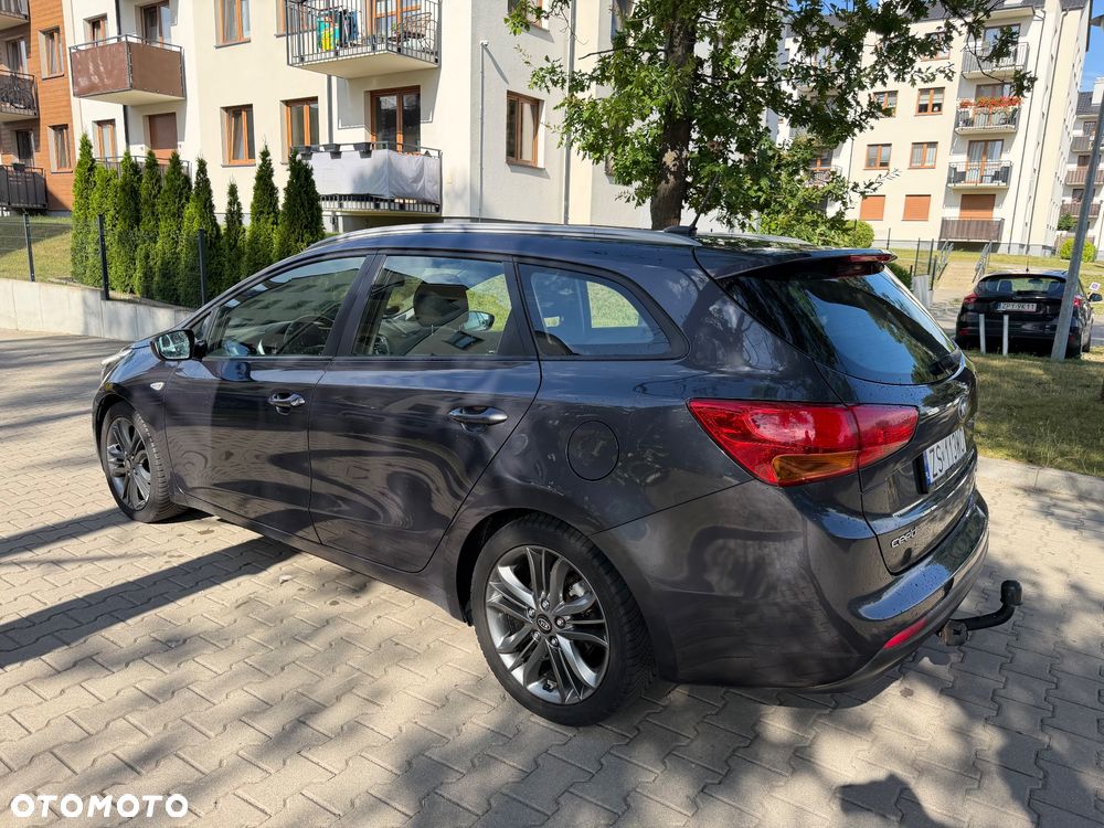 Kia Ceed - 13