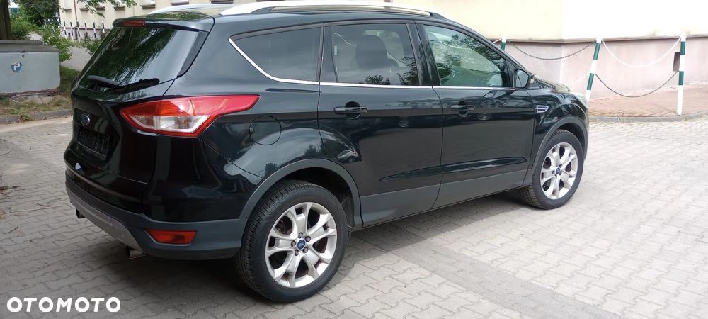 Ford Kuga 1.6 EcoBoost 2x4 Titanium - 6