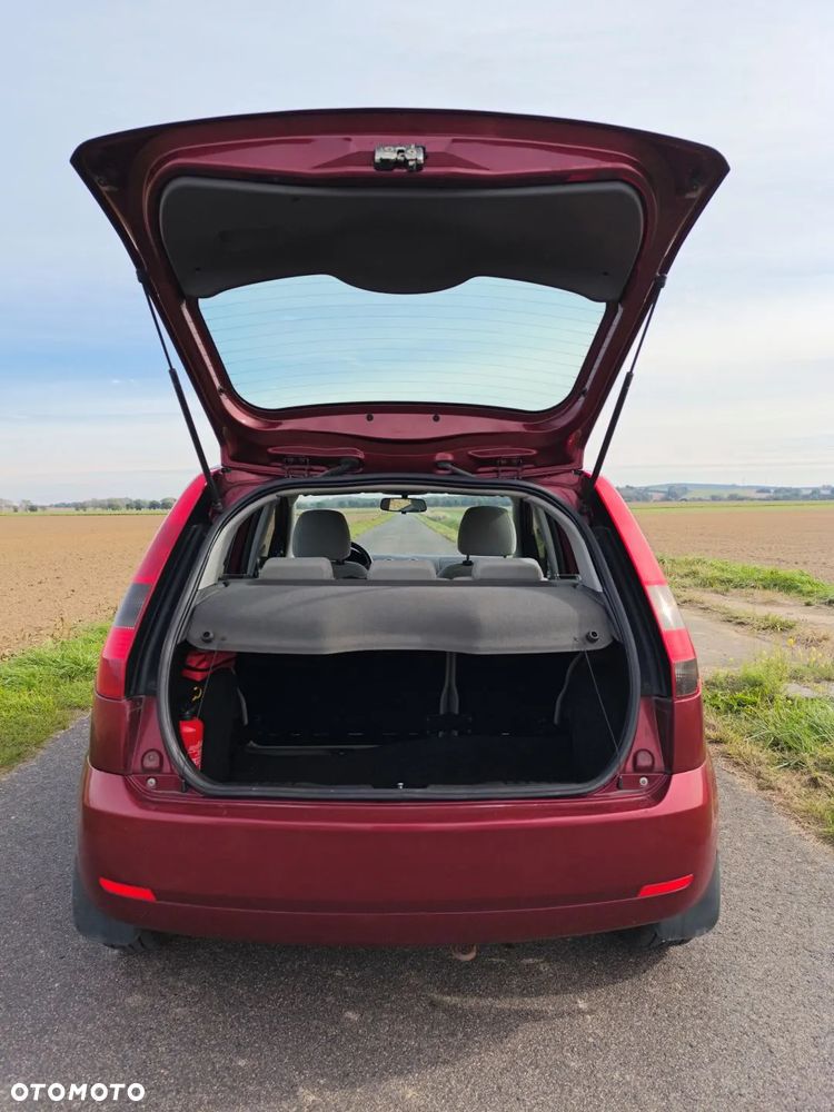 Ford Fiesta 1.4 Ghia - 11