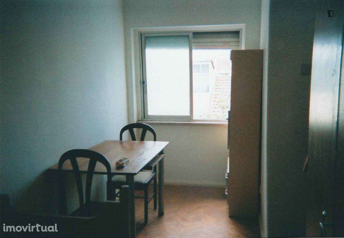 Quarto - localizado em Almada Lisbon - Grande imagem: 2/4