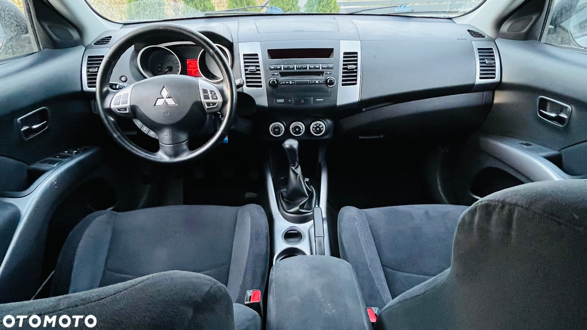 Mitsubishi Outlander - 7