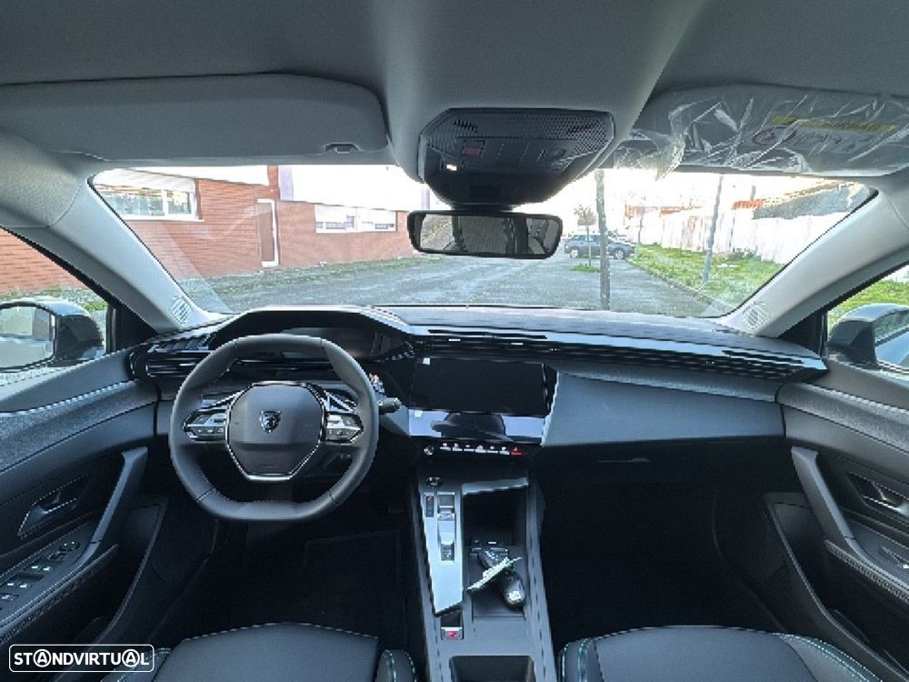 Peugeot 408 - 8