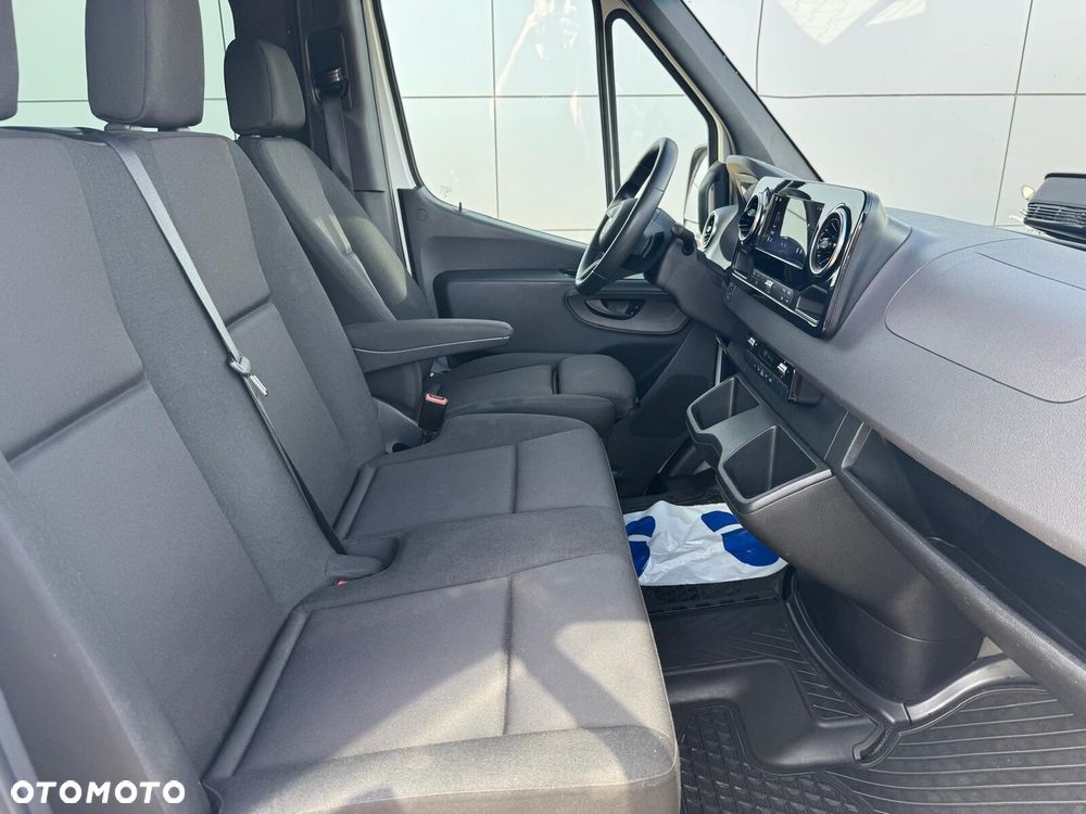 Mercedes-Benz Sprinter 317 - 19