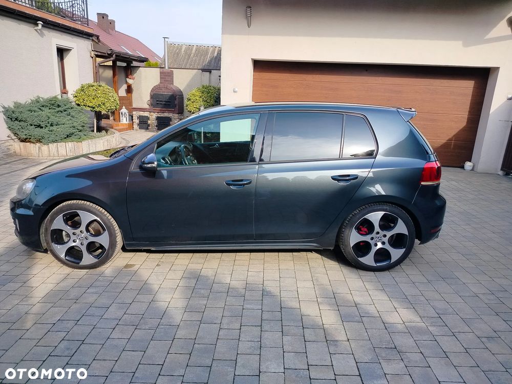 Volkswagen Golf - 2