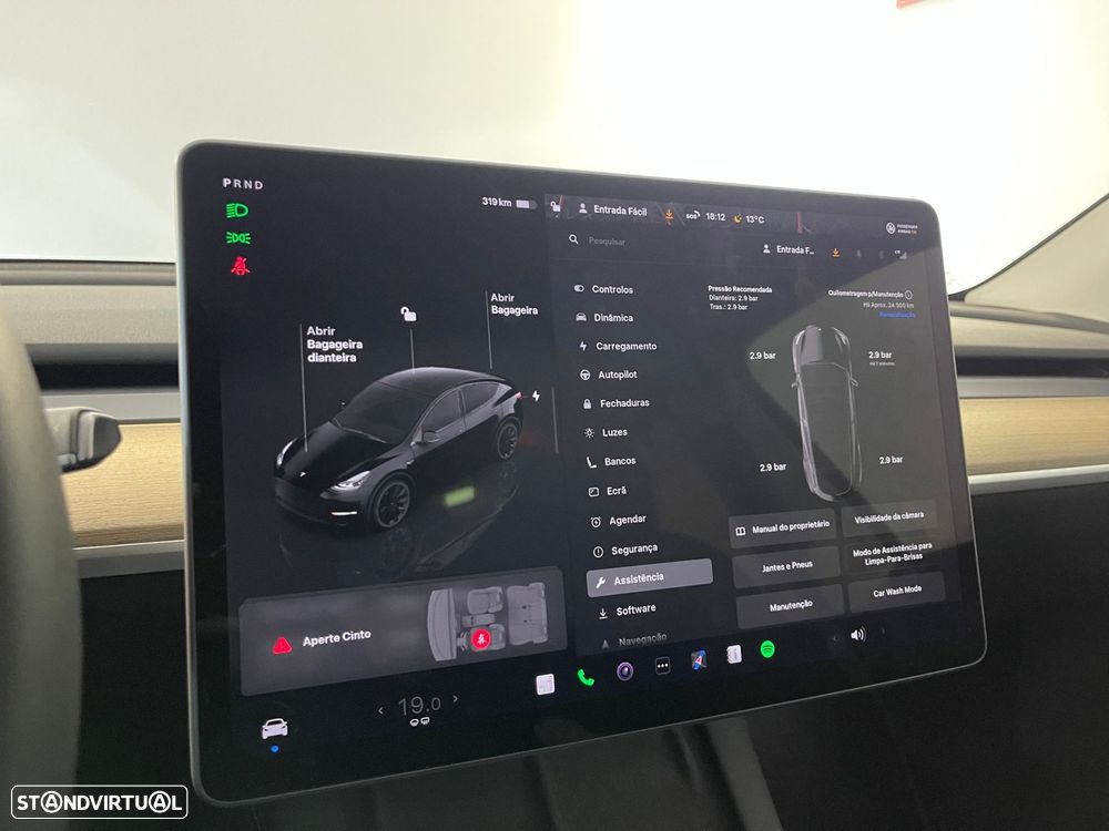 Tesla Model Y Long Range Dual Motor AWD - 26