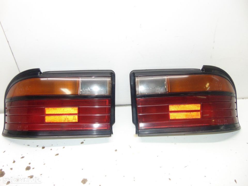 Mitsubishi galant anos 80 farolins trás originais - 1