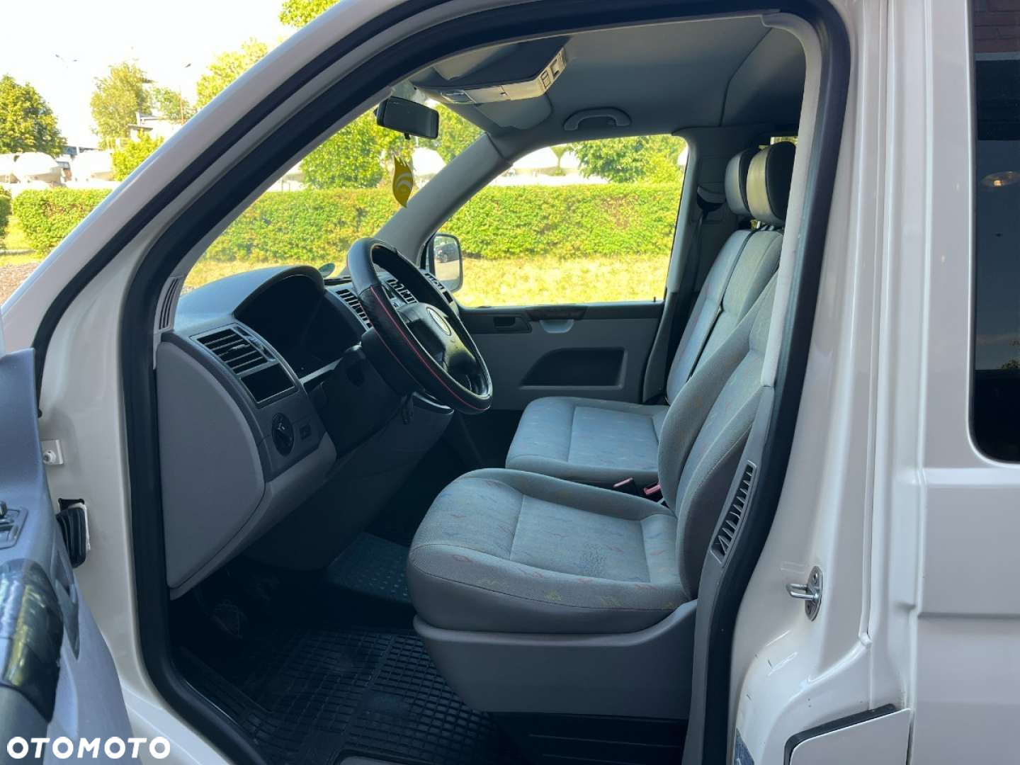 Volkswagen Caravelle - 15