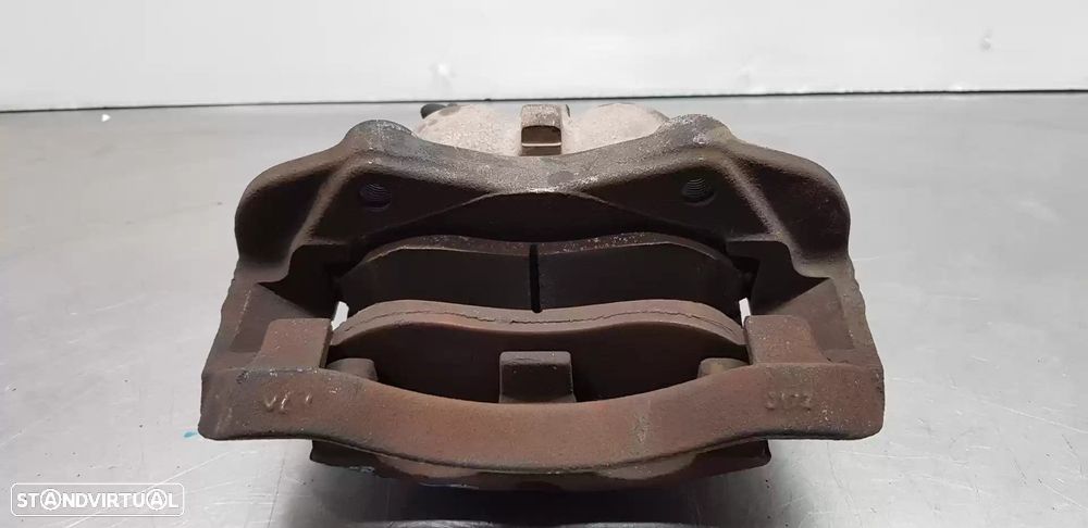 PINÇA TRAVÃO FRONTAL DIREITA NISSAN VANETTE CARGO FURGÃO 1999 -410007C000 - 4