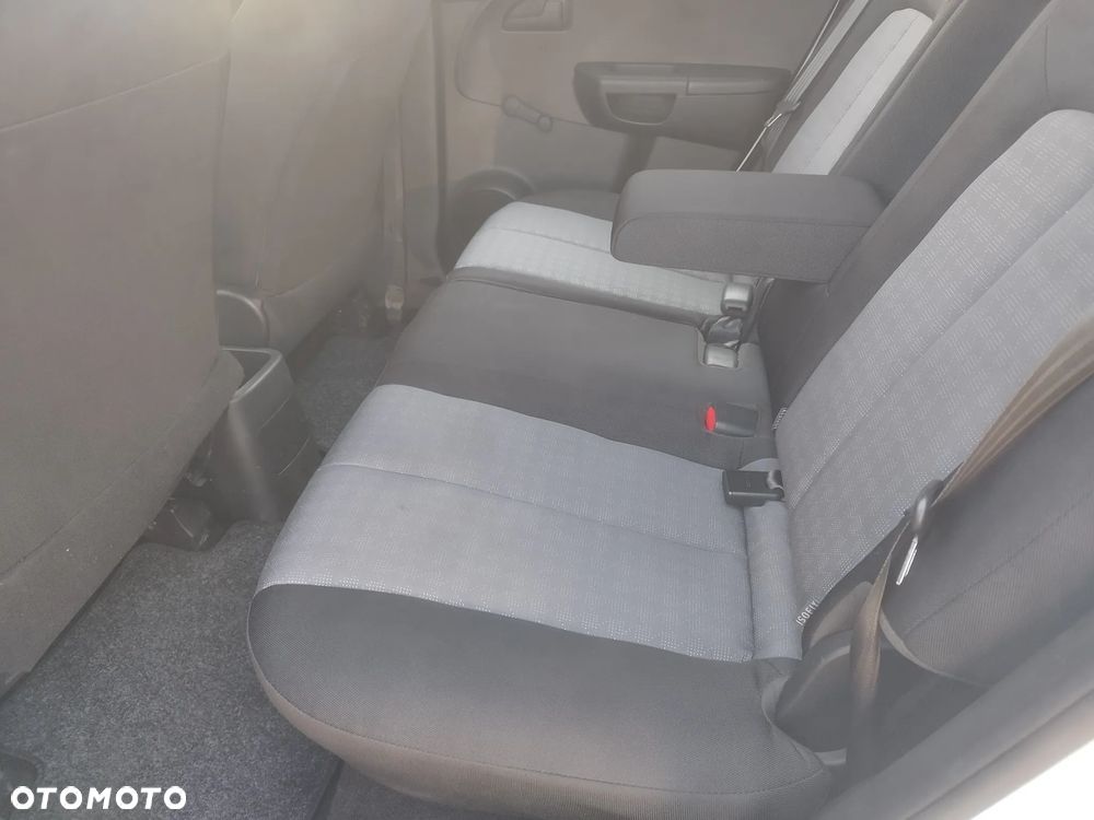 Kia Venga - 12