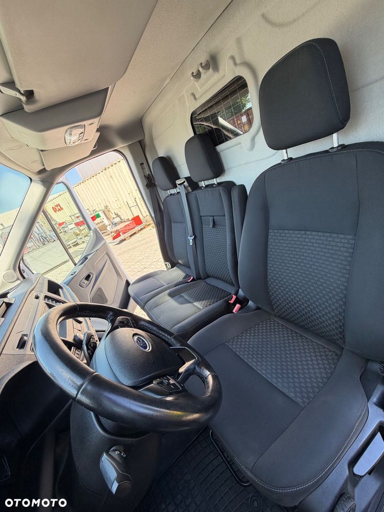 Ford Transit - 24