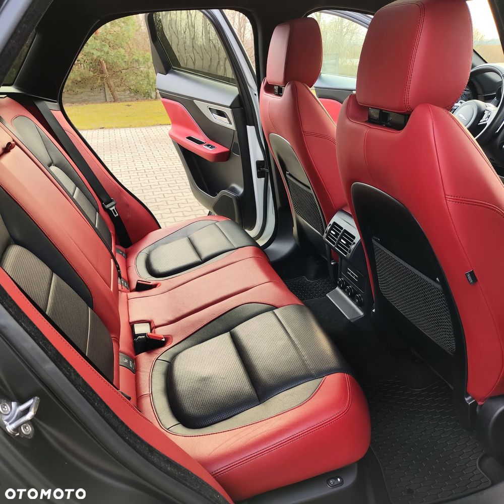 Jaguar F-Pace S AWD - 17
