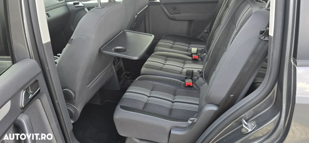 Volkswagen Touran - 8