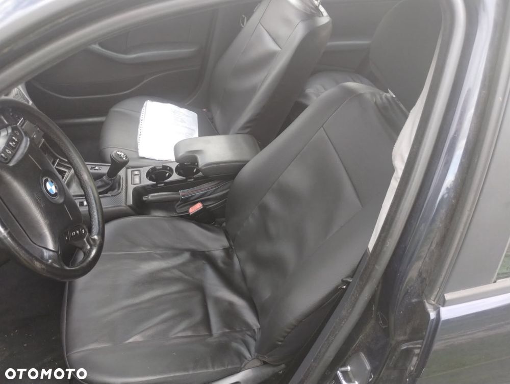 BMW Seria 3 318i - 4