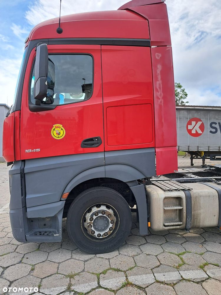 Mercedes-Benz ACTROS - 8