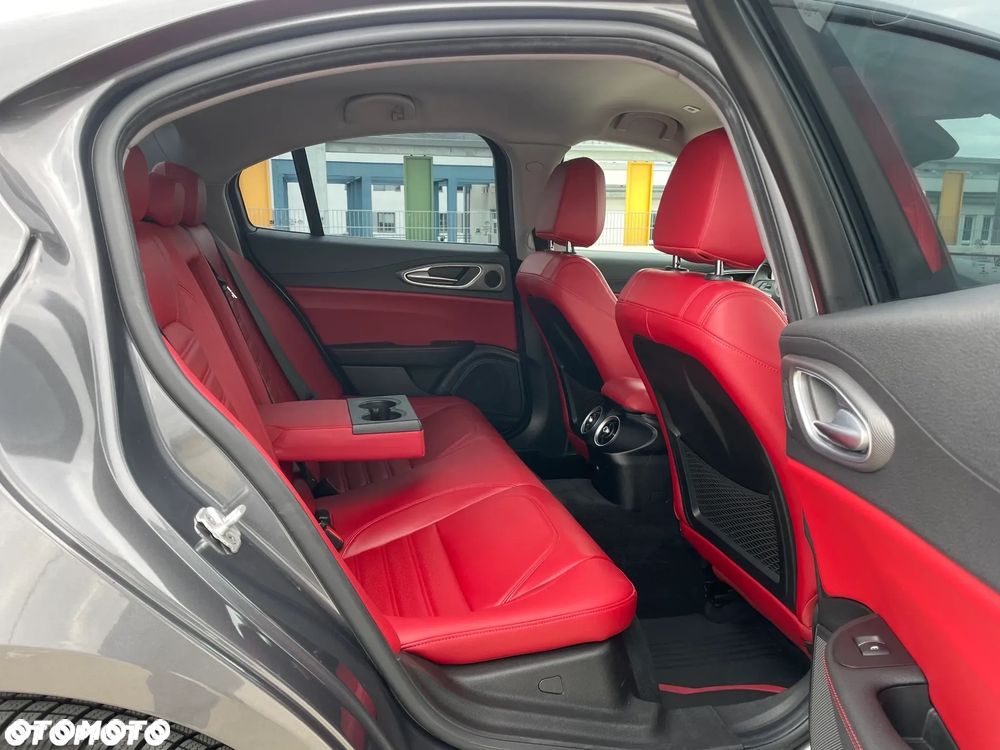 Alfa Romeo Giulia 2.0 Turbo Veloce Q4 - 29